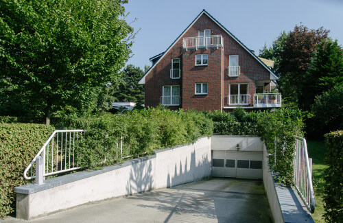 Niendorf, Mehrfamilienhaus